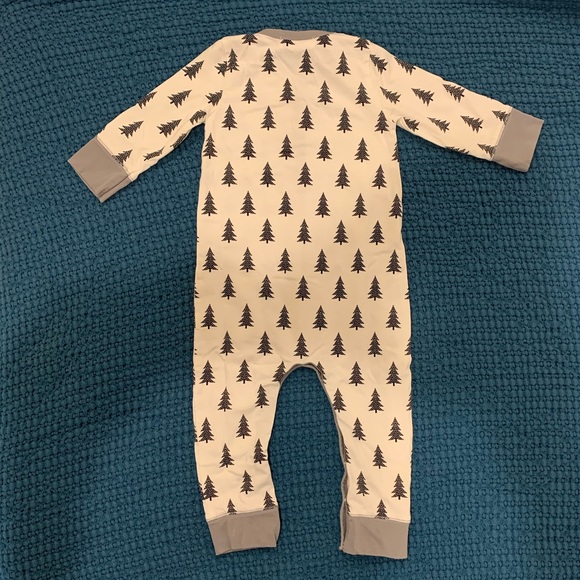 SOLD Monica and Andy On the Go Romper - Picture 3 of 3